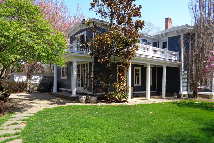 633 1st Street, Greenport