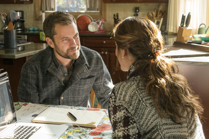 Joshua Jackson as Cole and Catalina Sandino Moreno as Luisa