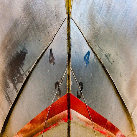 Michele Dragonetti Boat Hulls photo: "Island Runner"