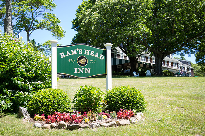 Ram's Head Inn sign