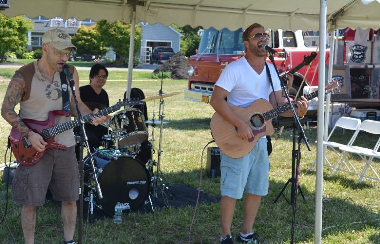 A band entertained the crowd.