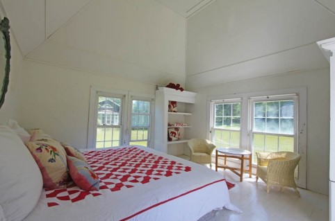 Kate Spade's House bedroom Bedroom at Kate Spade's House at 9 Studio Lane.