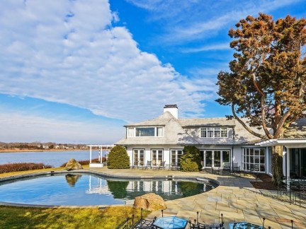 Courtney Sale Ross' Georgica Pond home