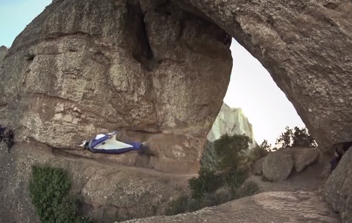 Wingsuit cave flight