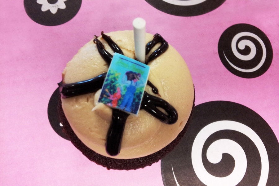 Dan's Papers Cupcake from Carrie Berk