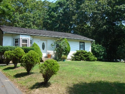 5 Hampton Court, Bridgehampton