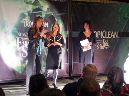 Jill Rappaport accepts her Humanitarian of the Year Award