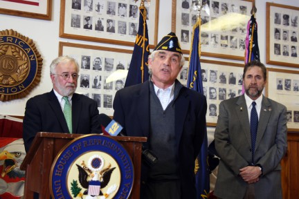 Sea Cliff Vietnam veteran Phil Como speaks about Haerter and Yale