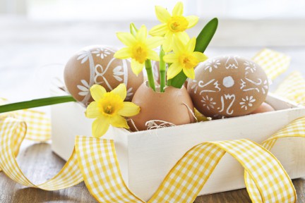 Easter eggs flowers