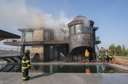 Dune Road fire in Bridgehampton, April 19.