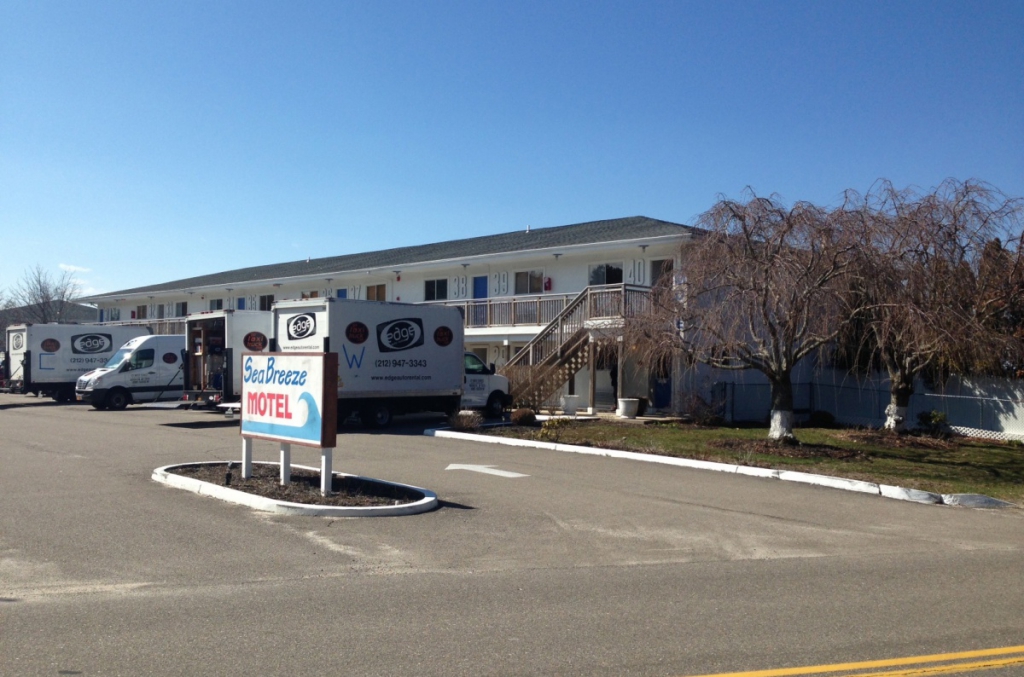 The Bentley as Seabreeze Motel