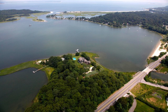 Kardashians Hamptons House 317 and 319 Noyac Road