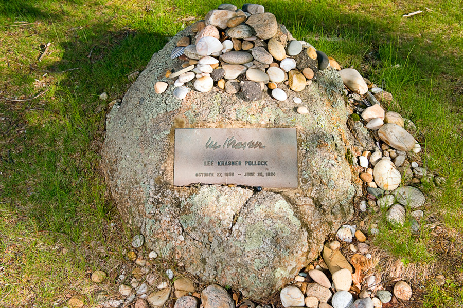 Lee Krasner's grave in Green River Cemetery