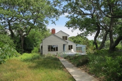 380 The Strand. $1,295,000