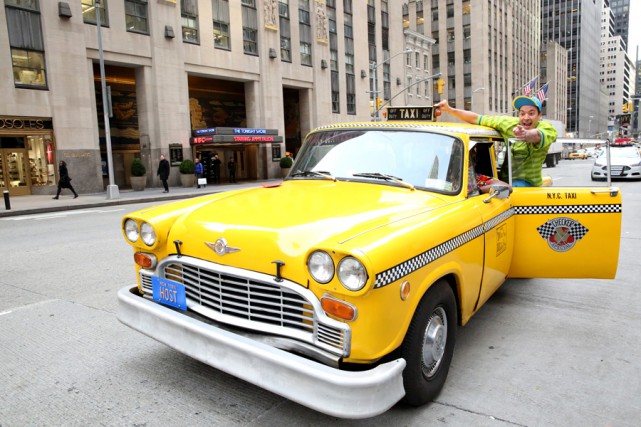 THE TONIGHT SHOW STARRING JIMMY FALLON -- "Los Angeles Opening Sequence" -- Pictured: Host Jimmy Fallon --