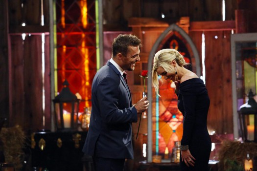 Chris Soules hands Whitney the final rose on the Bachelor Season 19 finale