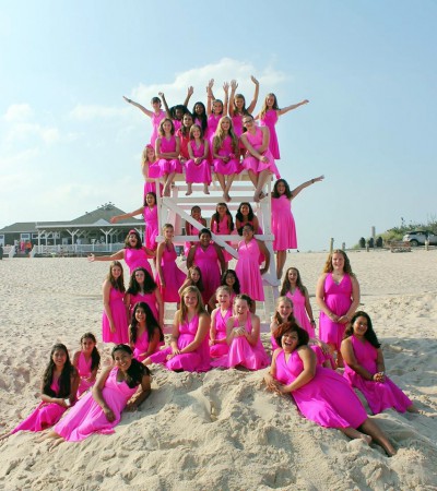 The i-tri Grils celebrate at Coopers Beach