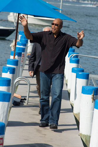 Bernie Williams arrives at Quinipet.