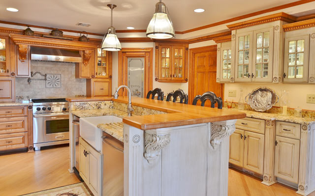 Daniel Gale Sotheby's International Realty/Cardinale Group