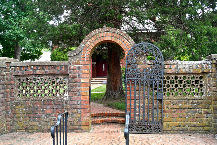 Southampton Arts Center gate