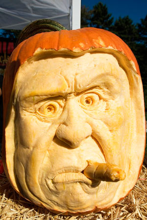 A jack o' lantern by the Maniac Pumpkin Carvers. 