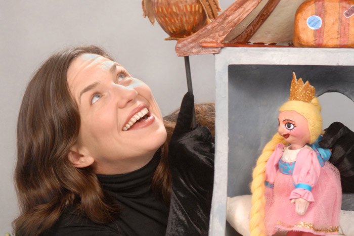 Liz Joyce of Goat on a Boat Puppet Theatre