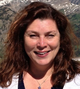 Dan's Papers cover artist Isabelle Leonardi