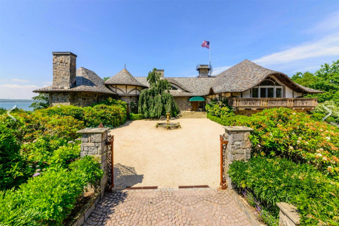 Angel View, 6 Bay View Court, Sag Harbor