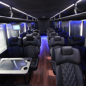 Catch a ride in style with GroundLink at ClambakeMTK!