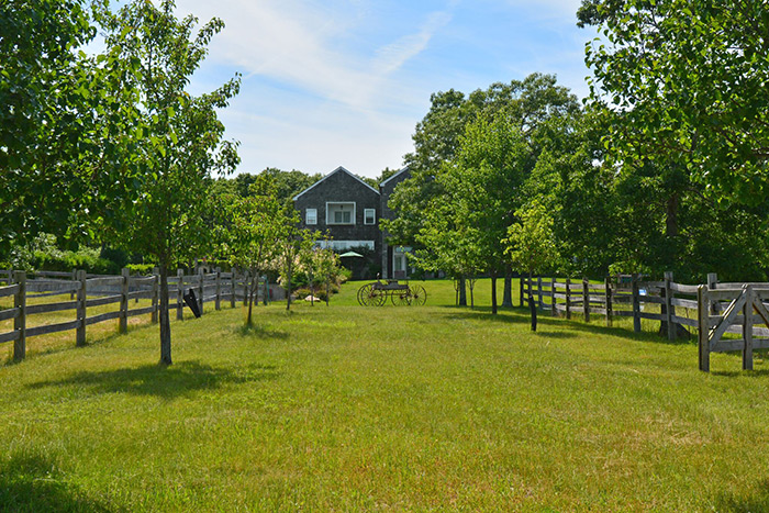 181 Middle Highway, East Hampton
