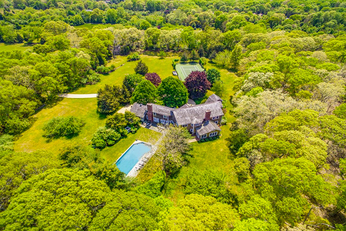28 Farmhouse Lane, East Hampton