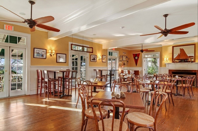 Ram's Head Inn dining room