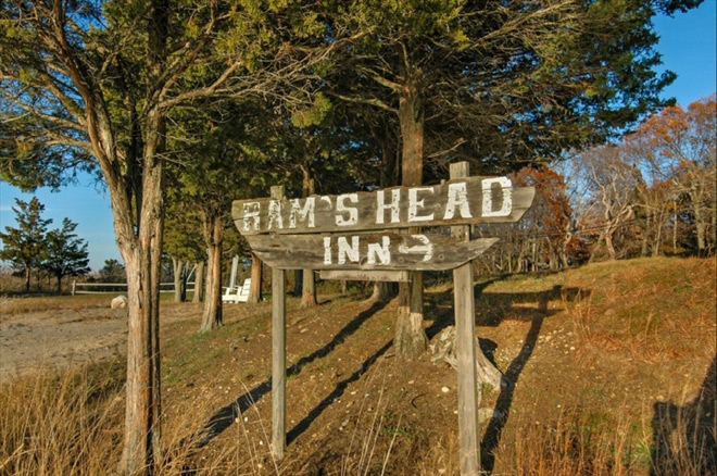 Ram's Head Inn sign