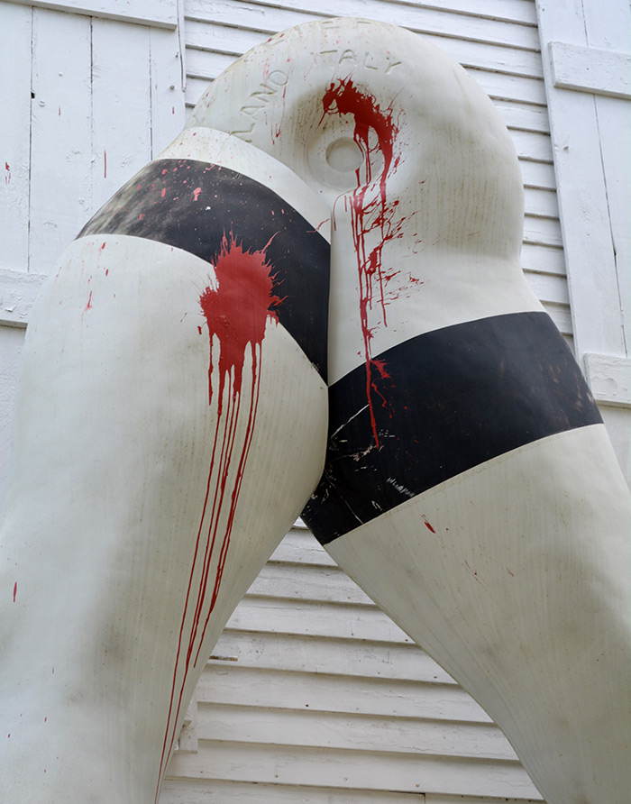 Larry Rivers' "Legs" vandalized in Sag Harbor