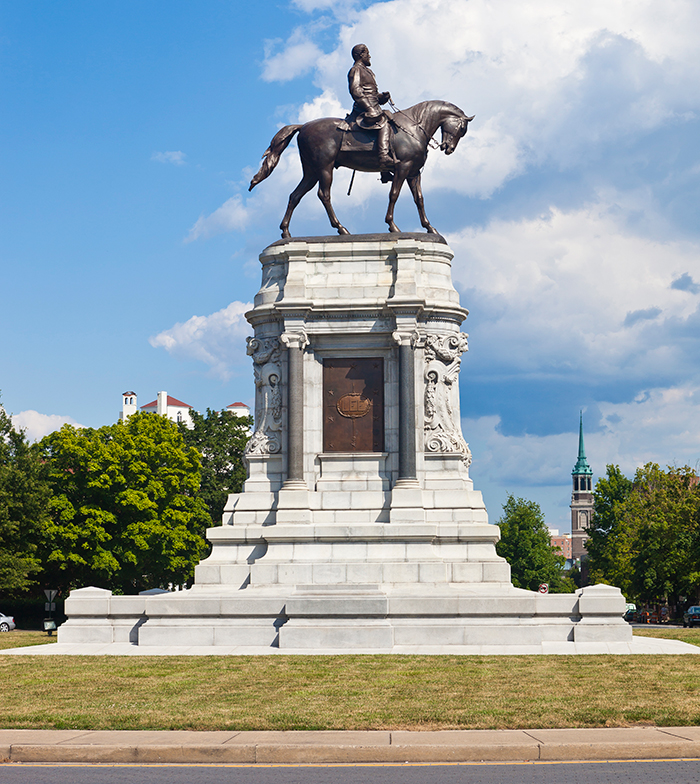 Robert E. Lee statue