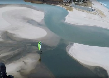 Hamptons paramotor flyers over Mecox Beach in Water Mill