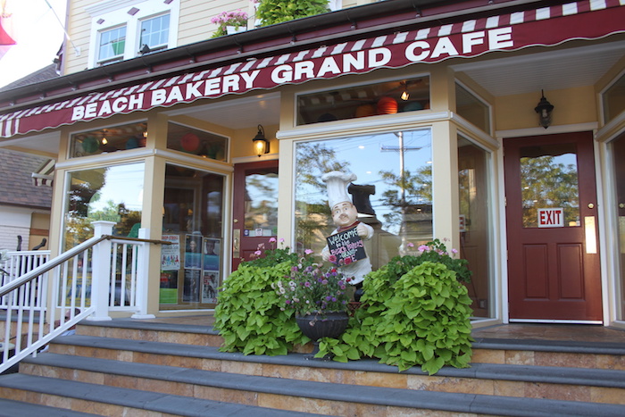Beach Bakery Grand Cafe