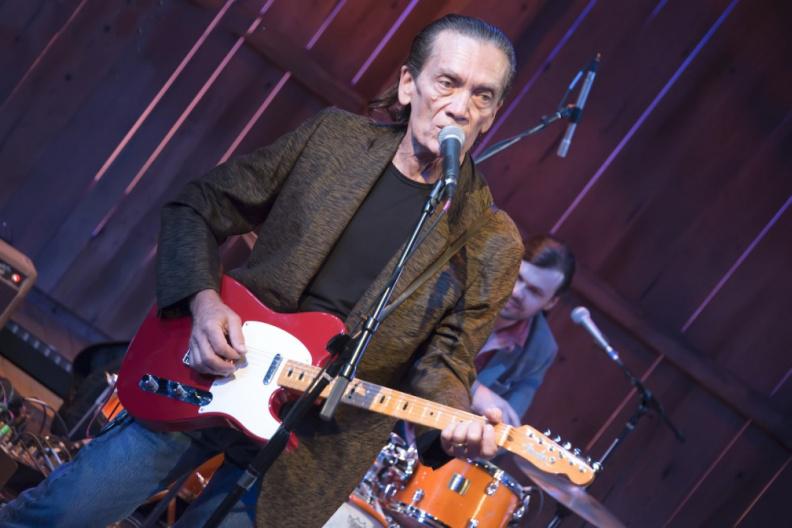 Guitar master G.E. Smith