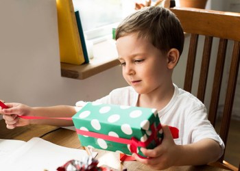 Join the John Jermain Library's Gift Wrapping Party in Sag Harbor!