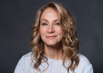 Joan Osborne performs August 8 at Suffolk Theater in Riverhead.