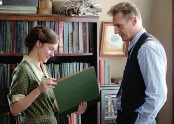 Laura Linney and Liam Neeson in 