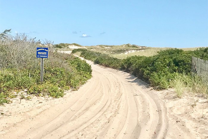 Maidstone Club No Trespassing sign