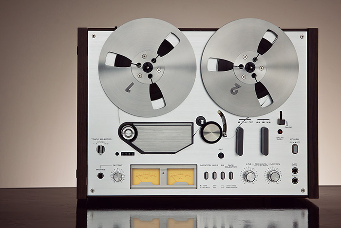 Reel to reel tape recorder