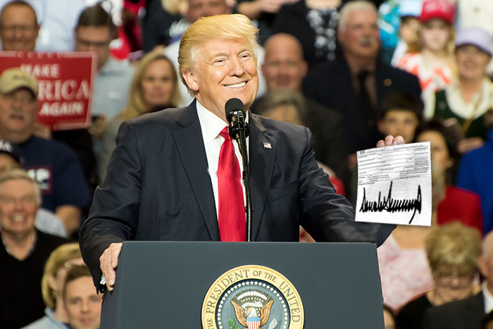 Trump reveals his massive new tax return signature box