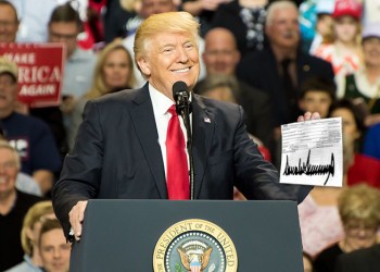 Trump reveals his massive new tax return signature box