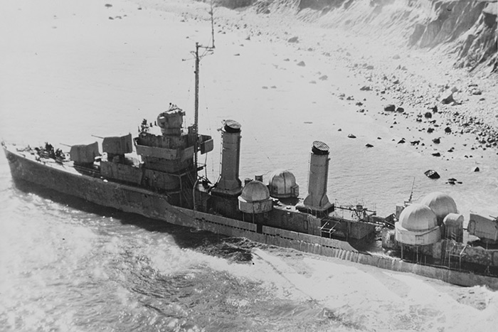 The USS Baldwin aground at Montauk Point shortly after she came to rest. The mothballed destroyer had broken free from her towline on April 16, 1961 and drifted ashore.