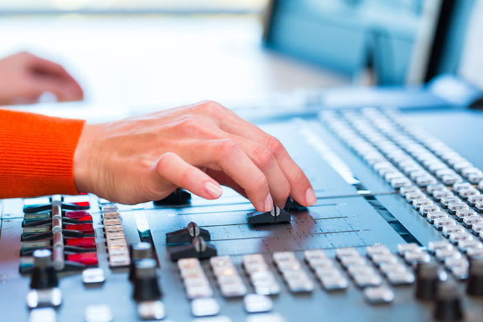 podcasting mixing board