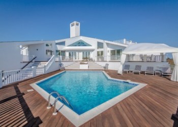 183 Dune Road. $4,950,000