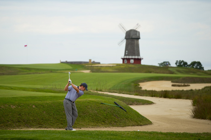 Michael Weaver playing at Southampton's National Golf Links of America