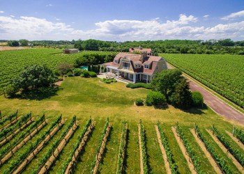 14990 Oregon Road, Cutchogue